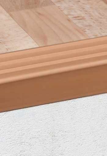 PVC schodová hrana Fatra 1891-560 hnědá