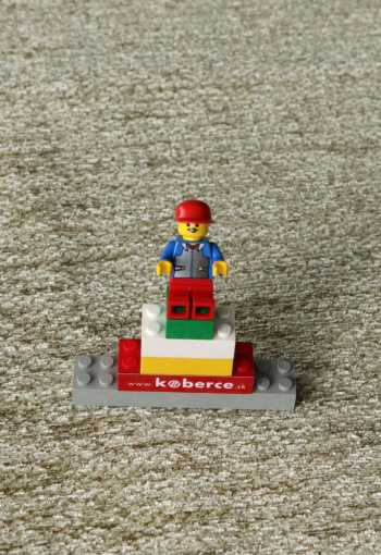 [laos-159-999x-5.jpg]