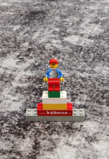 [behun-stark-19-7.jpg]