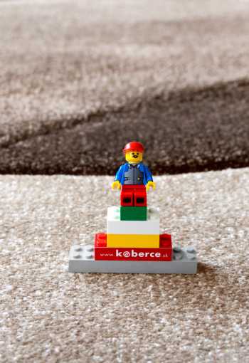 [kusovy-koberec-diamond-24060-70-3.jpg]