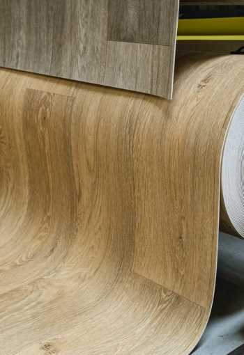 [pvc-stron-plus-aged-oak-271m-4.jpg]