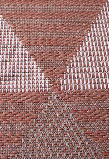 [kusovy-koberec-flat-21132-coral-1.jpg]