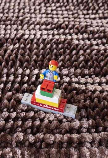 [kupelnova-predlozka-ella-hneda-2.jpg]