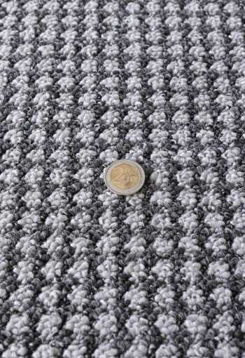 [metrazny-koberec-bastia-3726-siva-1.jpg]