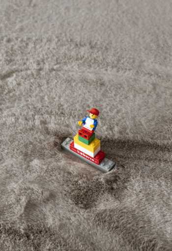 [kusovy-koberec-heaven-800-taupe-2.jpg]