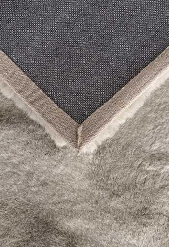 [kusovy-koberec-heaven-800-taupe-4.jpg]