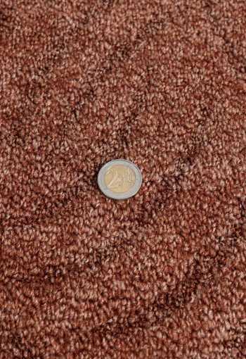 [metrazny-koberec-riverton-881-tehlovy-1.jpg]