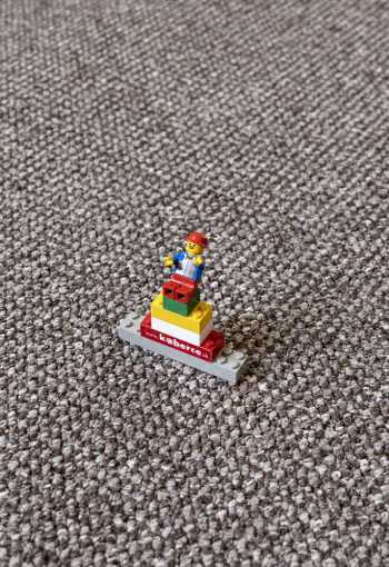 [metrazny-koberec-titan-1425-hnedy-2.jpg]