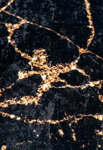 [kusovy-koberec-porte-2007-black-1.jpg]