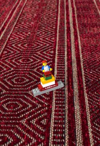 [kusovy-koberec-saran-330-red-2.jpg]