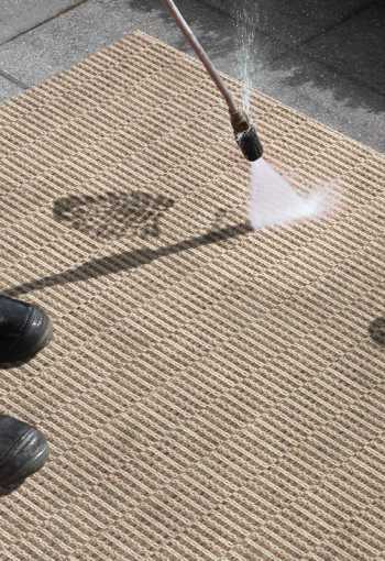 [103608_cleaning.jpg]