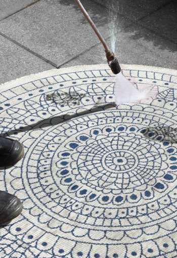 [103104_cleaning.jpg]