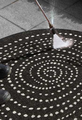 [103109_cleaning.jpg]