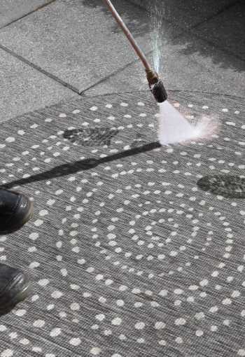 [103112_cleaning.jpg]