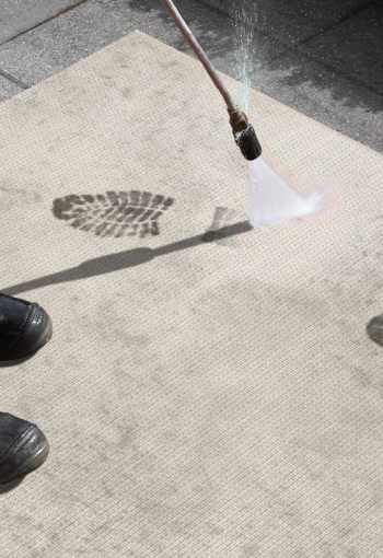 [103559_cleaning.jpg]