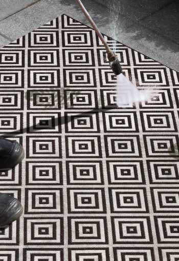 [102470_cleaning.jpg]