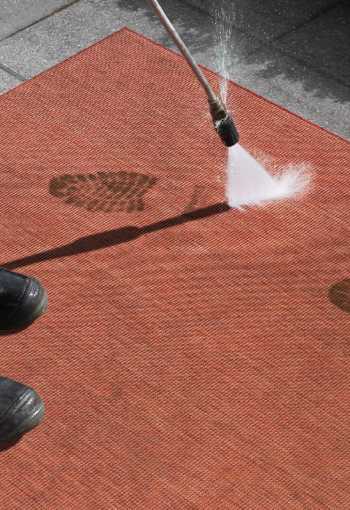 [102725_cleaning.jpg]