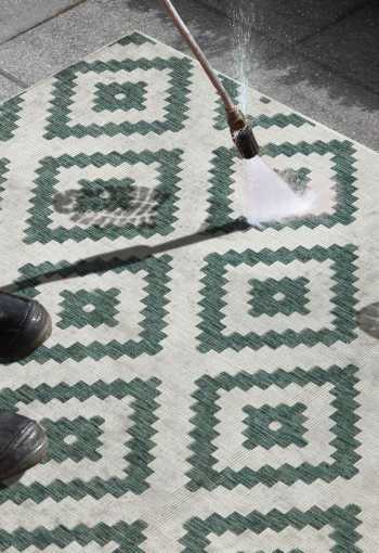 [103131_cleaning.jpg]