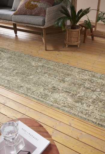 [105592_laufer_001_mil.jpg]