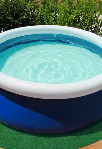 [umely-travnik-pool-7_1.jpg]