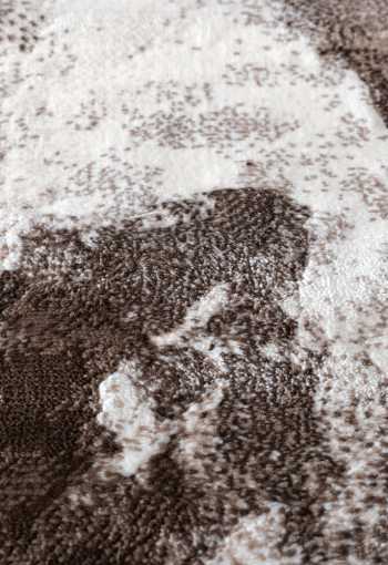 [kusovy-koberec-arte-15094-h10-brown-1.jpg]