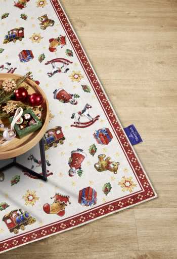 [106192-behun-red-det3.jpg]