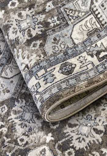 [106124_det2_behun.jpg]