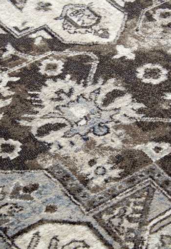 [106124_zoom1_behun.jpg]