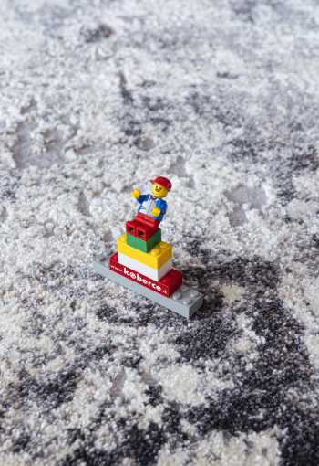 [kusovy-koberec-olympos-4694-grey-beige-2.jpg]