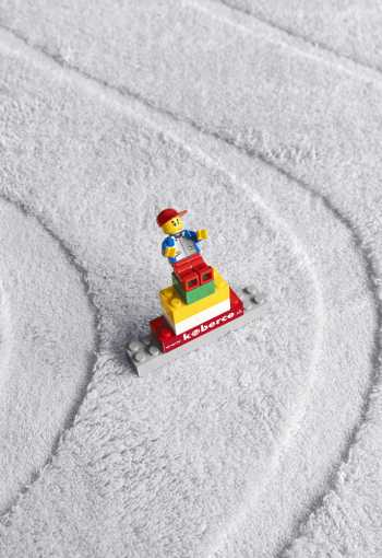 [kupelnova-predlozka-lina-strieborna-3.jpg]