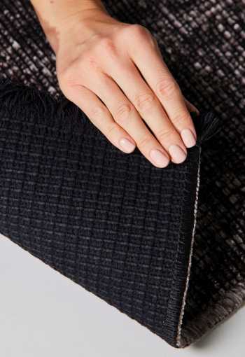 [106311_det2_behun.jpg]