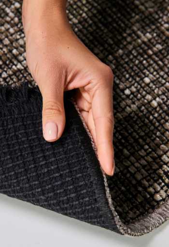 [106312_det2_behun.jpg]