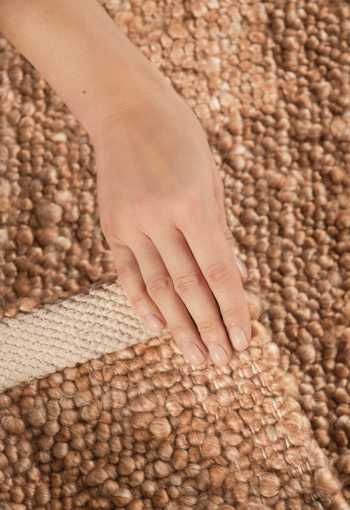 [106344_det2_behun.jpg]