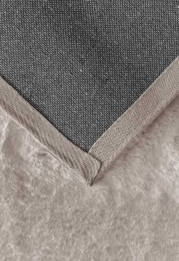 [kusovy-koberec-bunny-n23-4.jpg]