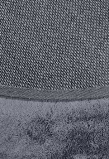 [kusovy-koberec-bunny-n3-4-kruh.jpg]