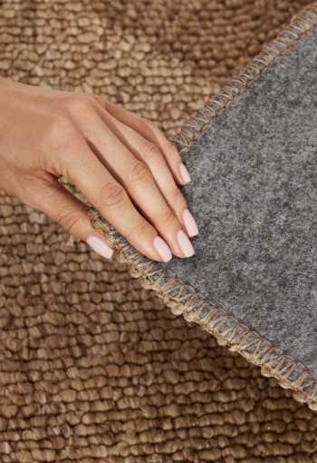 [106227_det2_behun.jpg]