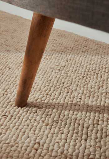 [106228_zoom2_behun.jpg]