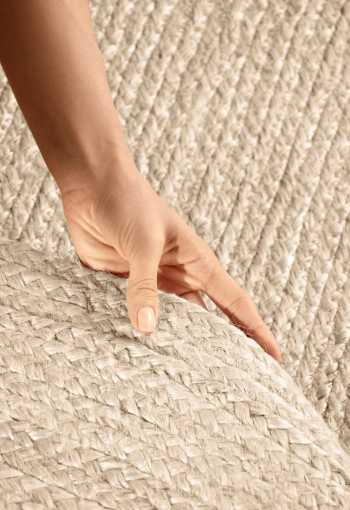 [106007_det2_oval_1771848974.jpg]