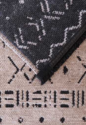 [kusovy-koberec-tribal-02-bbb-4_1771928113.jpg]