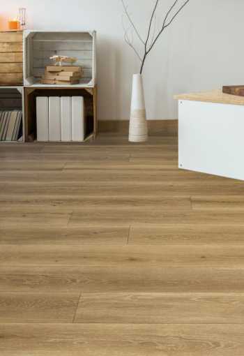 [pvc-iconik-240-mill-oak-honey-6_1784621581.jpg]