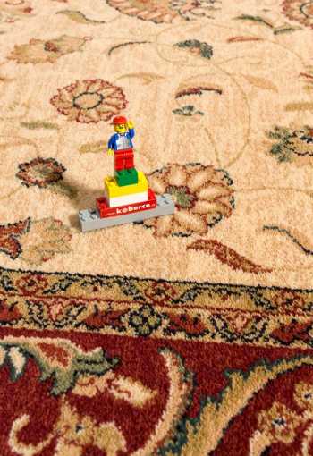 [kusovy_koberec_amega_aries_jasny_rubin_oval_4.jpg]