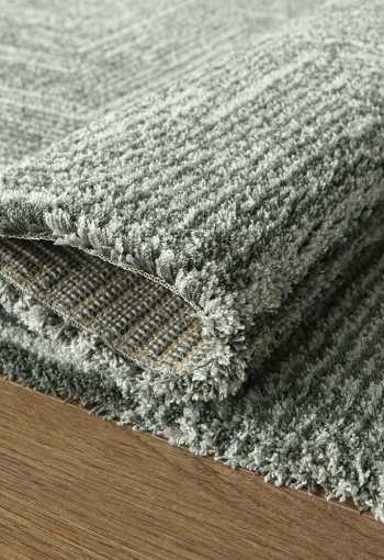 [play-63255970-04.jpg]