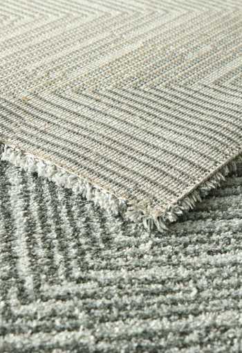 [play-63255970-09.jpg]