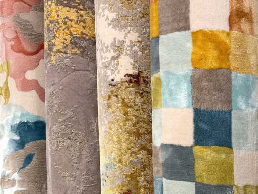 Průvodce kobercovou terminologií. Co je to heat-set, velur či shaggy?