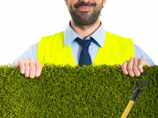 5 tipů, jak si položit umělý trávník svépomocí